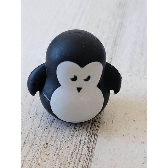 Mini black artcic penguin zoo toy figure - Picture 1 of 4